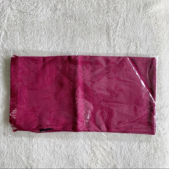 NWT Authentic Gucci Silk Wool Blend Long Scarf 🧣 - Picture 4 of 8